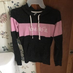 Nike pullover shirt